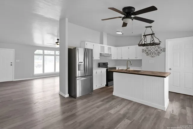 $175,000 | 145 Sandy Ridge Drive, Poteet, TX 78065