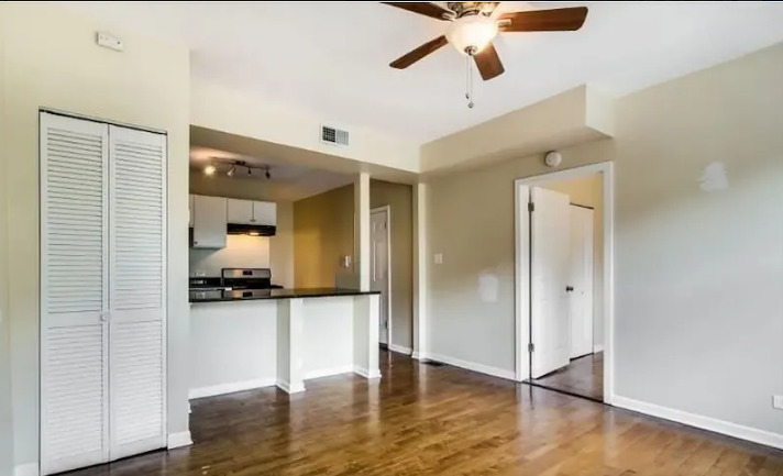 3240 North Clark Street Chicago, IL 60657 - Photo 6 of 10