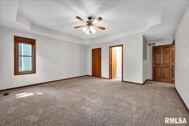 $325,000 | 1404 West Elm Street, Chillicothe, IL 61523