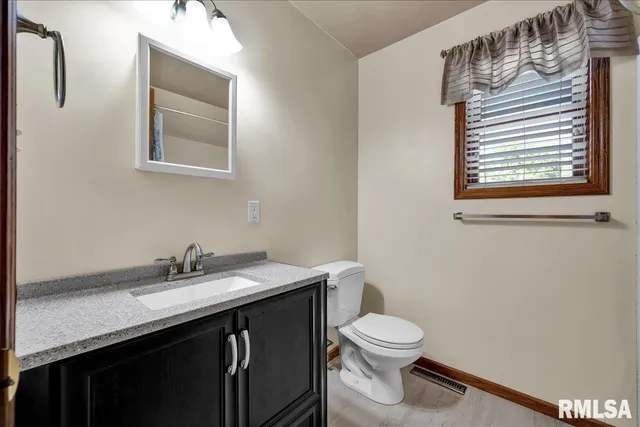 $325,000 | 1404 West Elm Street, Chillicothe, IL 61523