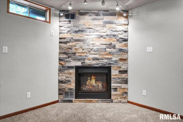 $325,000 | 1404 West Elm Street, Chillicothe, IL 61523