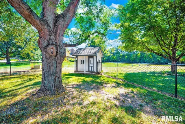 $325,000 | 1404 West Elm Street, Chillicothe, IL 61523