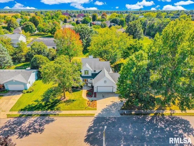 $325,000 | 1404 West Elm Street, Chillicothe, IL 61523