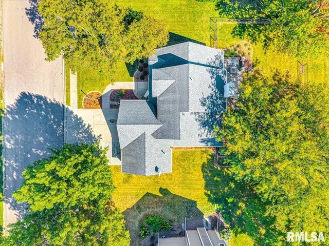 $325,000 | 1404 West Elm Street, Chillicothe, IL 61523