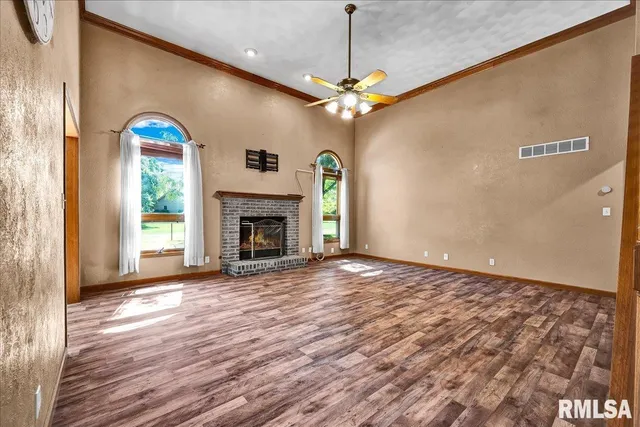 $325,000 | 1404 West Elm Street, Chillicothe, IL 61523