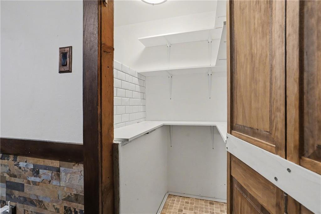 246 Hickory Street McKees Rocks, PA 15136 - Photo 12 of 35