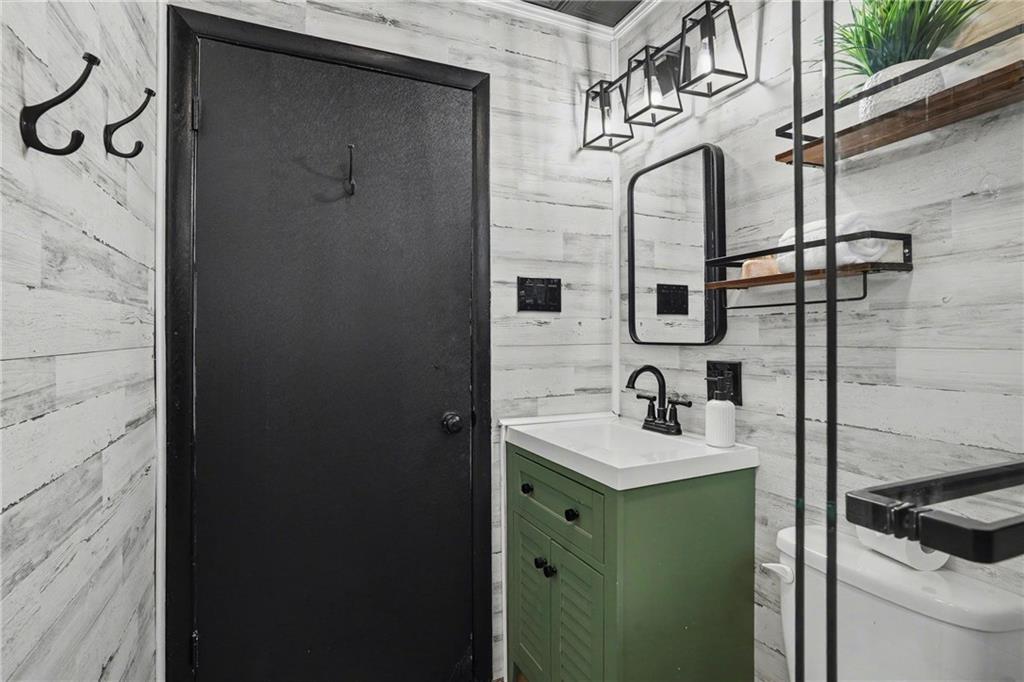 246 Hickory Street McKees Rocks, PA 15136 - Photo 17 of 35