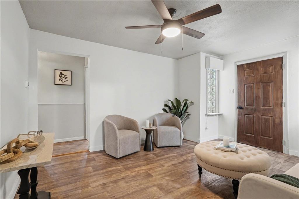 246 Hickory Street McKees Rocks, PA 15136 - Photo 4 of 35