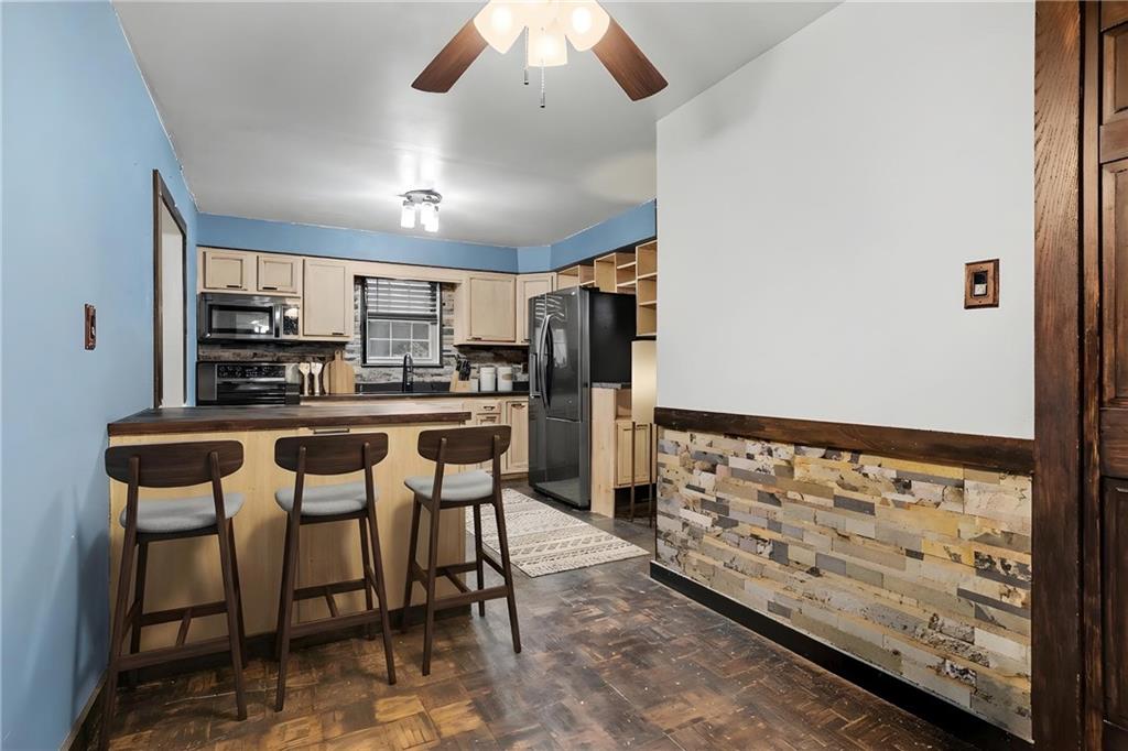 246 Hickory Street McKees Rocks, PA 15136 - Photo 10 of 35