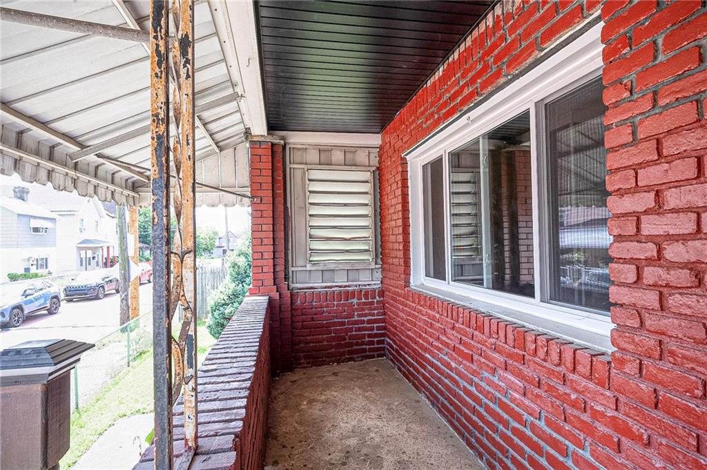 917 Robinson Street McKees Rocks, PA 15136 - Photo 2 of 29 Gallery Image 2