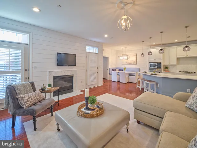 $1,050,000 | 21 South Lincoln Avenue, Newtown, PA 18940