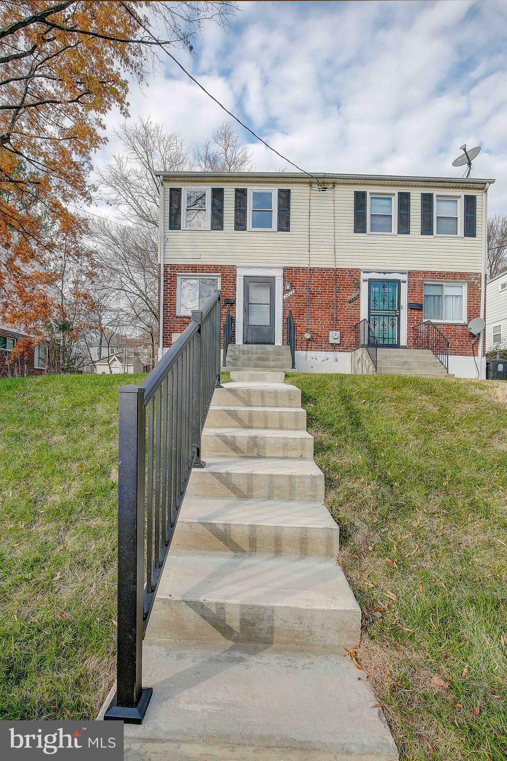 7214 Annapolis Road Hyattsville, MD 20784 - Photo 2 of 24 7214 Left Side