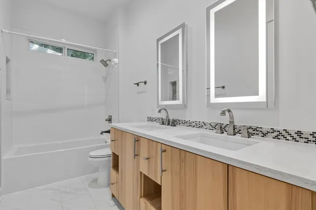 $4,000 | 2712 Oak Springs Drive, Unit A, Austin, TX 78702