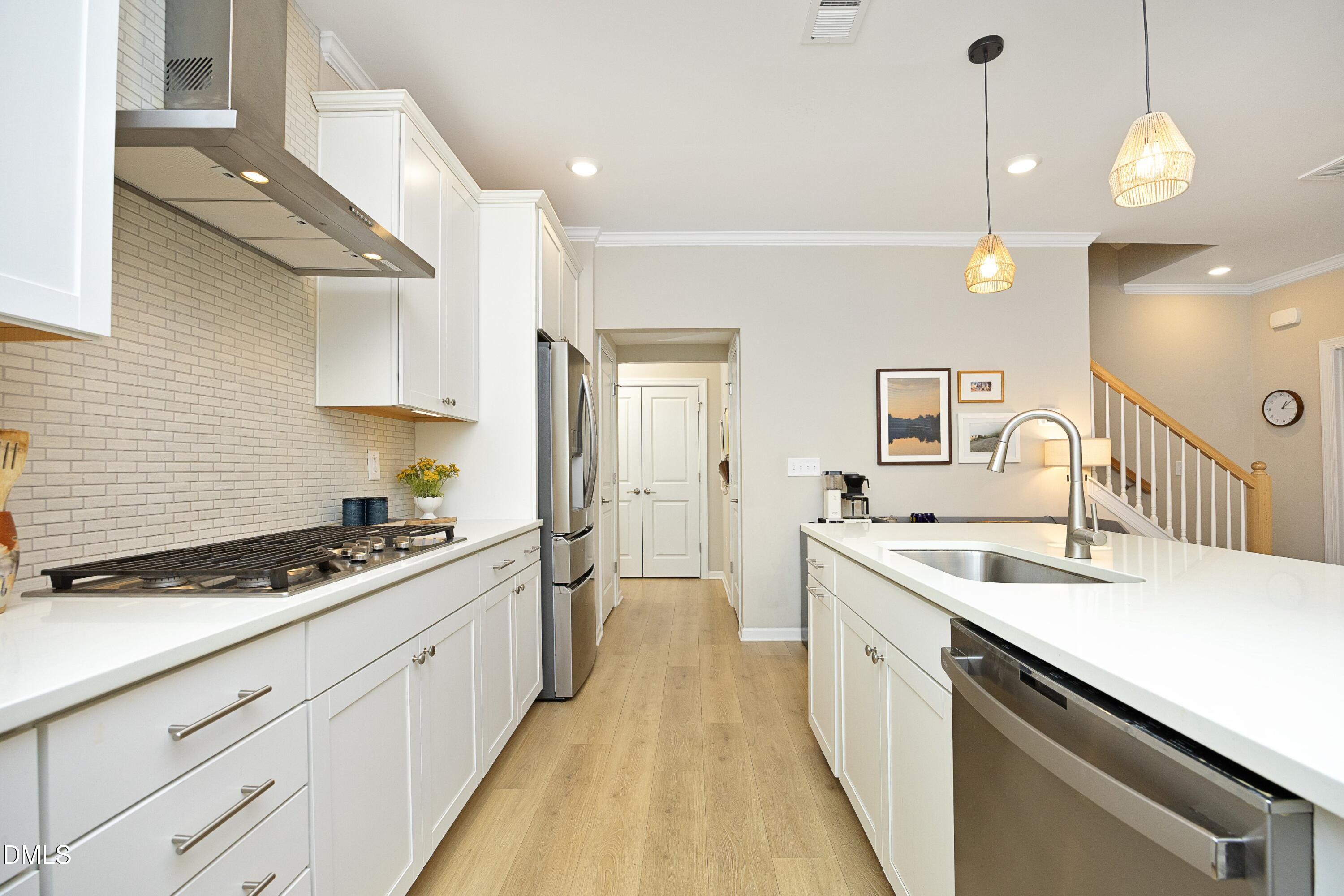 1726 Wimberly Road Apex, NC 27523 - Photo 6 of 32 06Kitchen