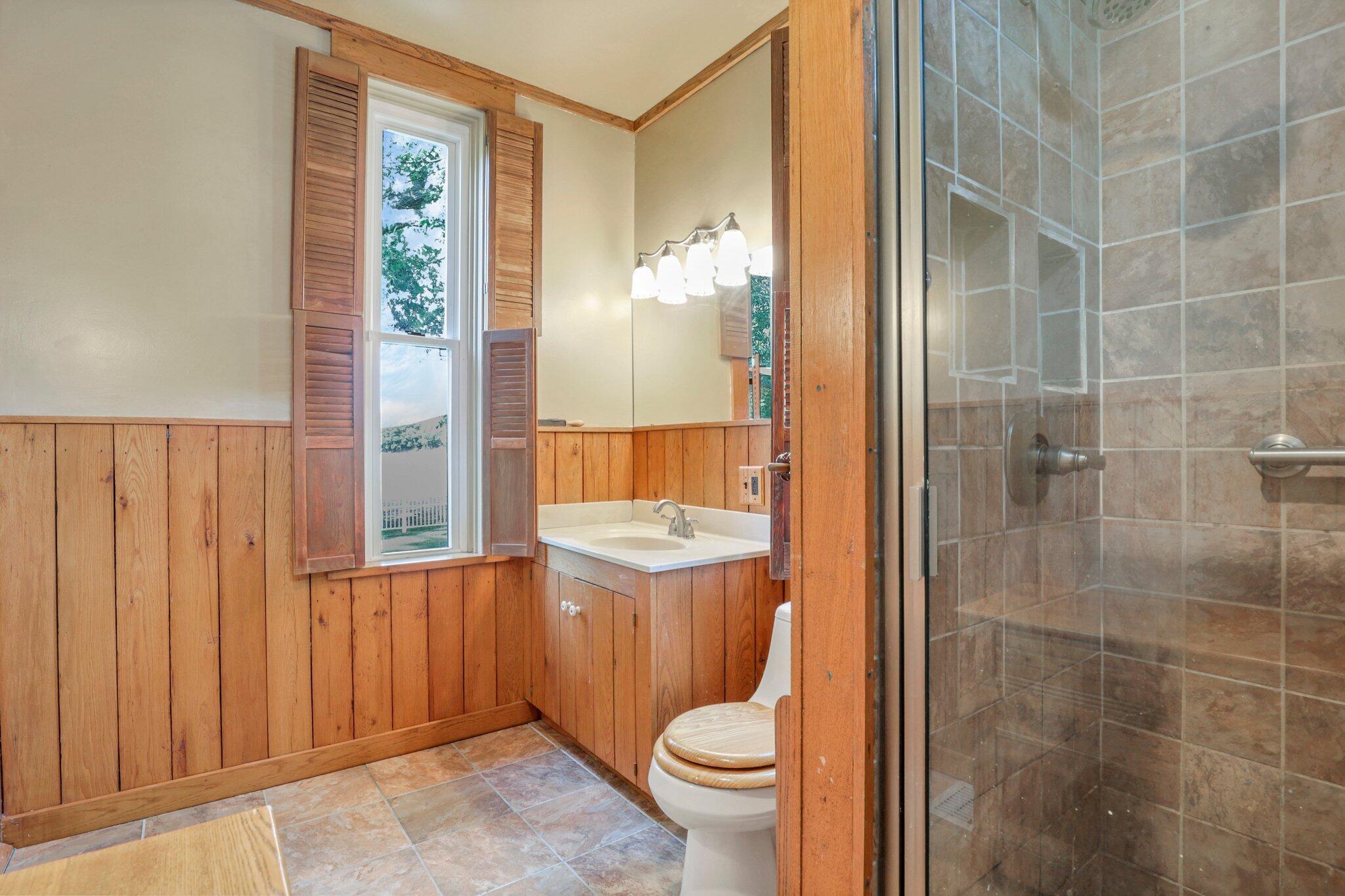 334 Old Columbus Road Springfield, OH 45505 - Photo 20 of 127 First floor owner suite/Mother in-law suite Bathroom