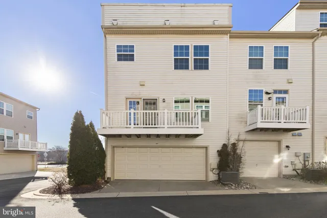 $490,000 | 10512 Presidential Parkway, Upper Marlboro, MD 20772