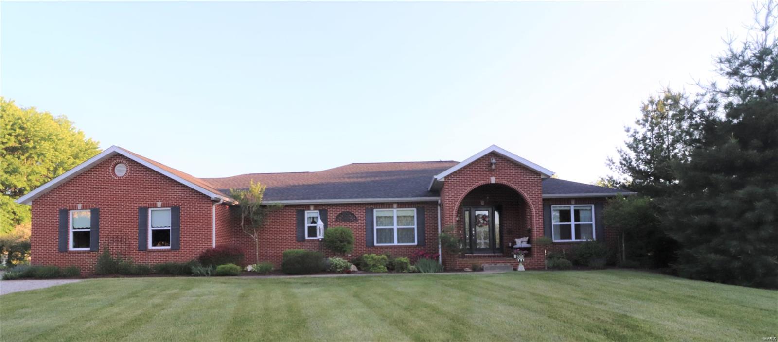1002 Hohrein Road Lebanon, IL 62254 - Photo 1 of 33