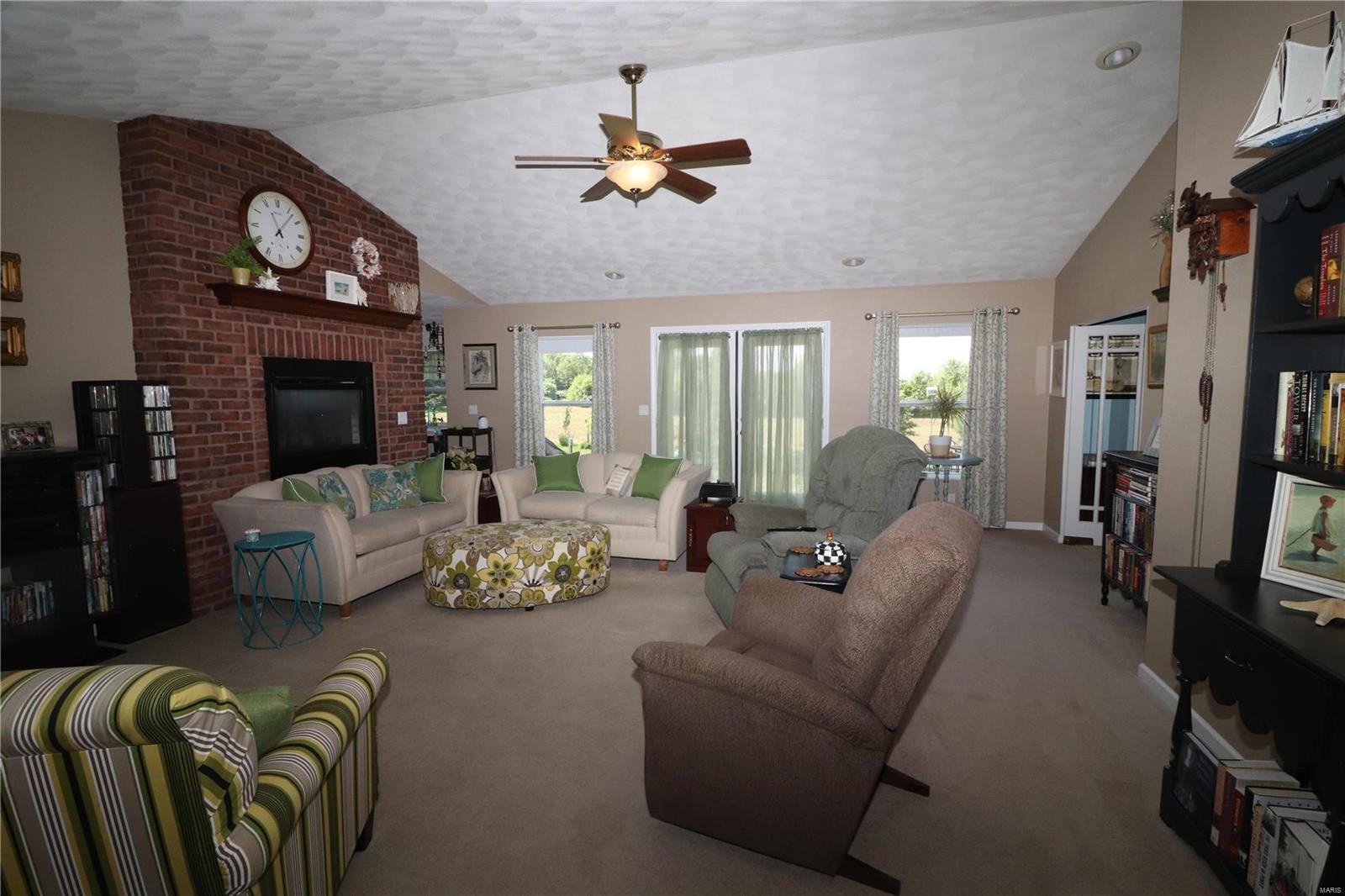 1002 Hohrein Road Lebanon, IL 62254 - Photo 14 of 33