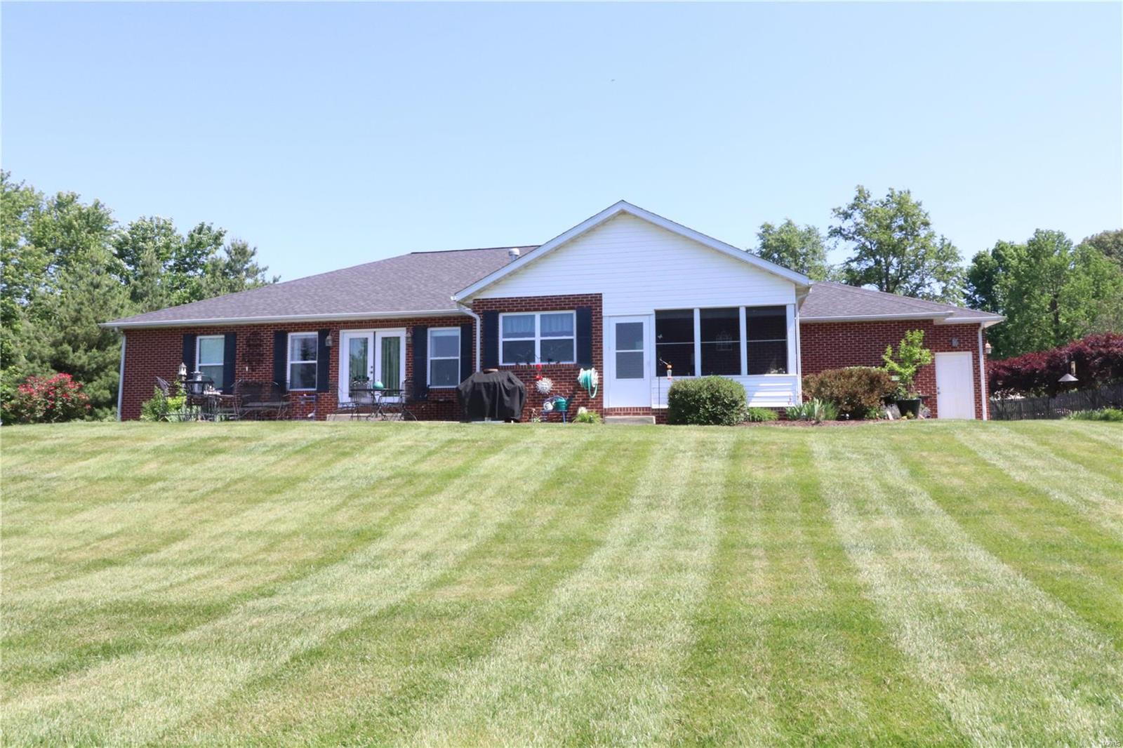 1002 Hohrein Road Lebanon, IL 62254 - Photo 4 of 33