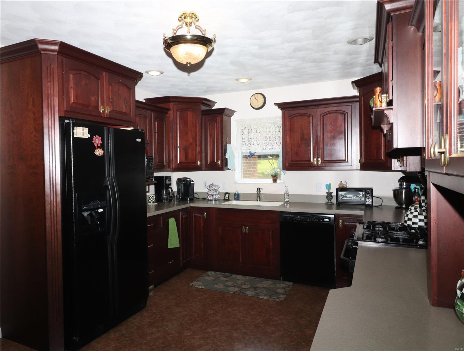 1002 Hohrein Road Lebanon, IL 62254 - Photo 8 of 33
