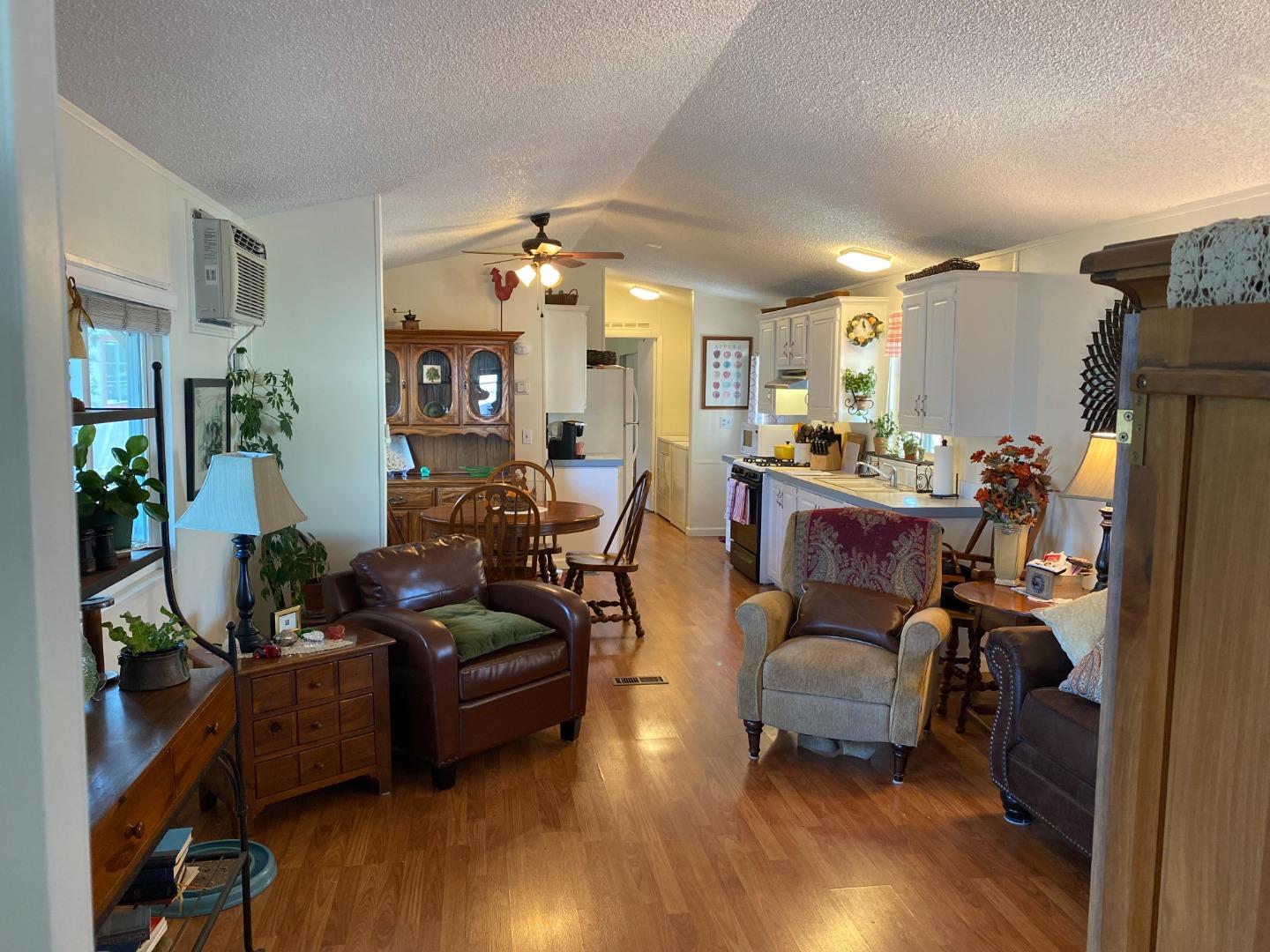 2900 Fairview Road, Unit 32 Hollister, CA 95023 - Photo 12 of 29 Gallery Image 12