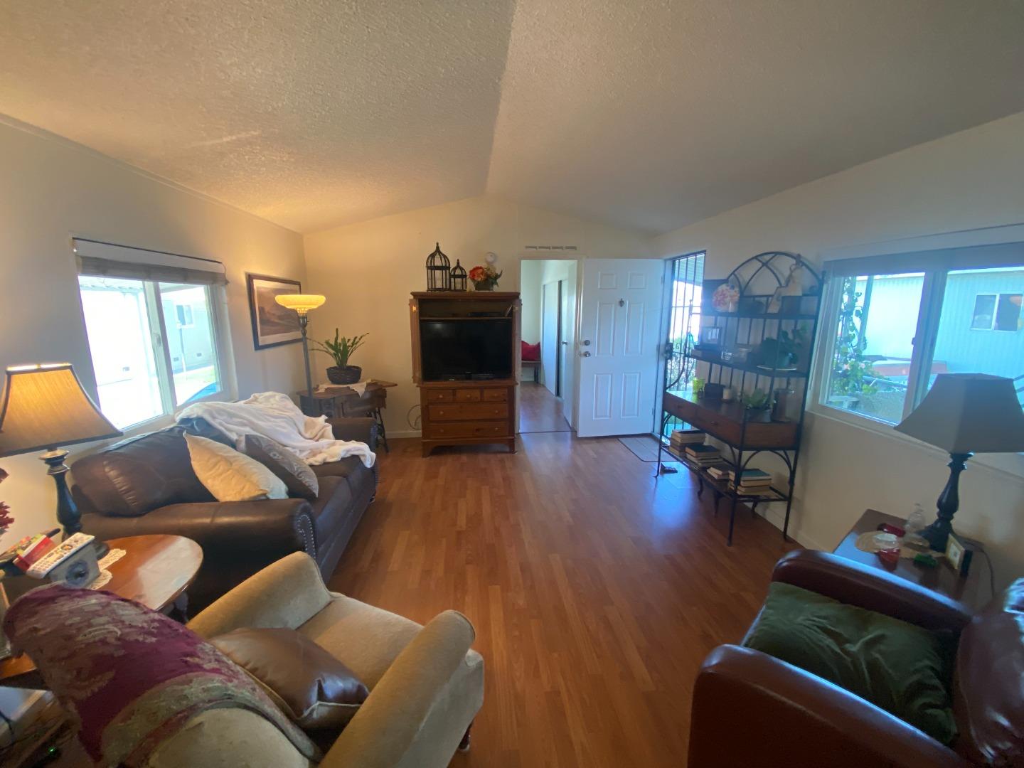 2900 Fairview Road, Unit 32 Hollister, CA 95023 - Photo 5 of 29 Gallery Image 5