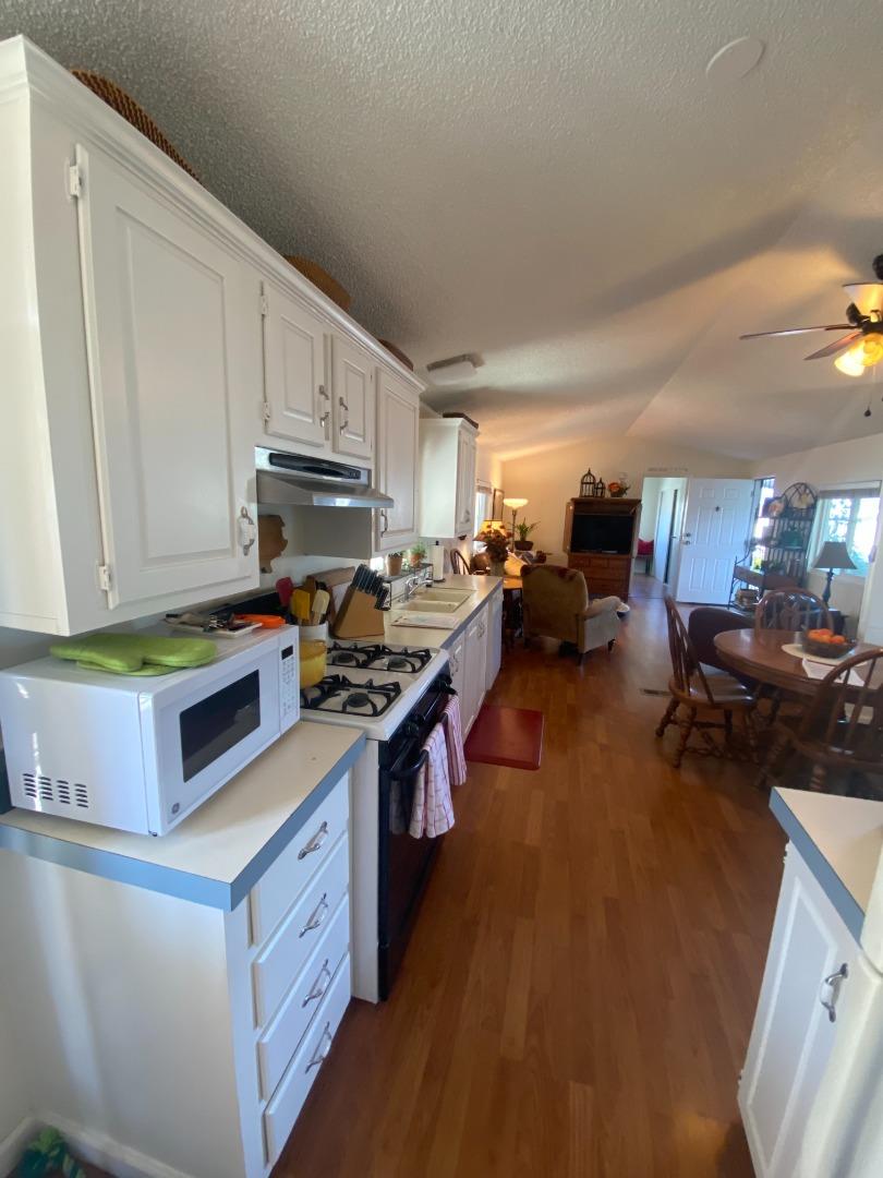 2900 Fairview Road, Unit 32 Hollister, CA 95023 - Photo 6 of 29 Gallery Image 6