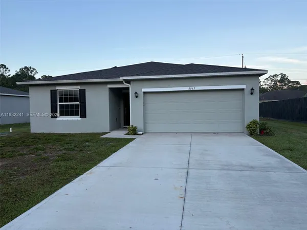 $323,900 | 8065 97th Avenue, Vero Beach, FL 32967