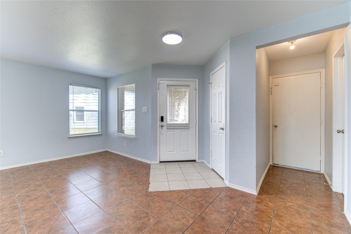 22919 Twisting Maple Court Spring, TX 77373 - Photo 4 of 49 an empty room with windows and closet