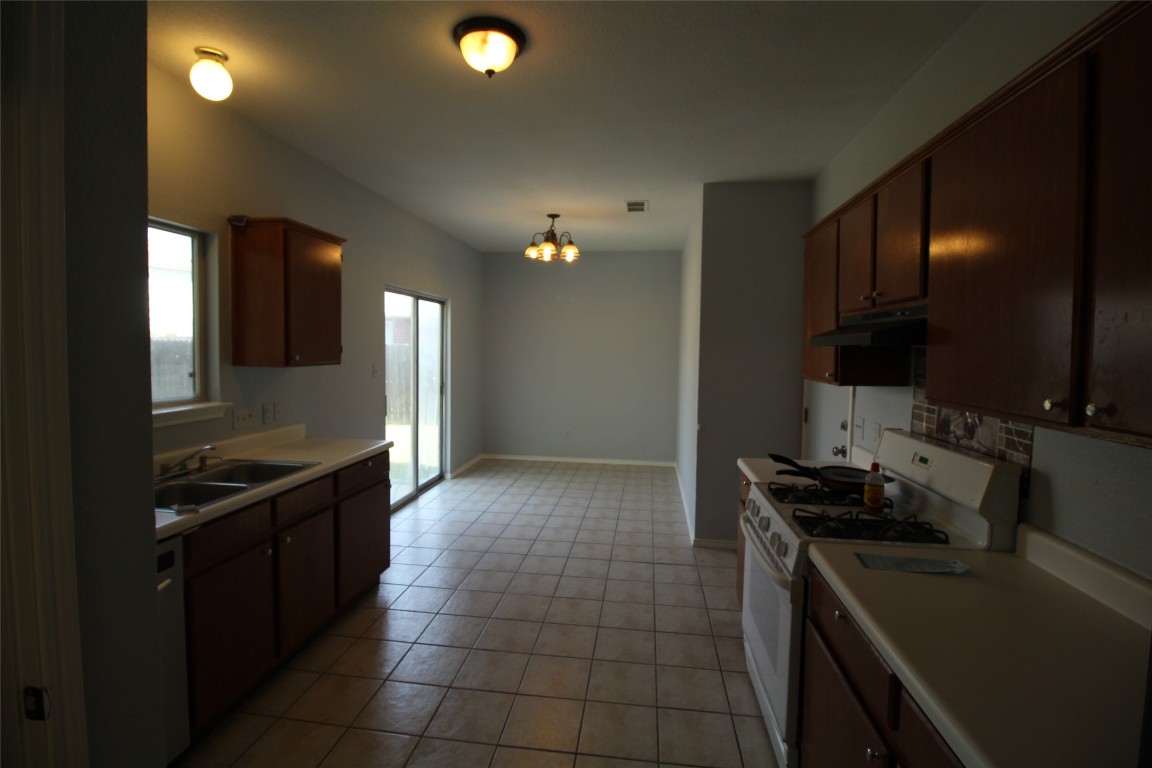 12302 Uttimer Lane Austin, TX 78753 - Photo 5 of 16