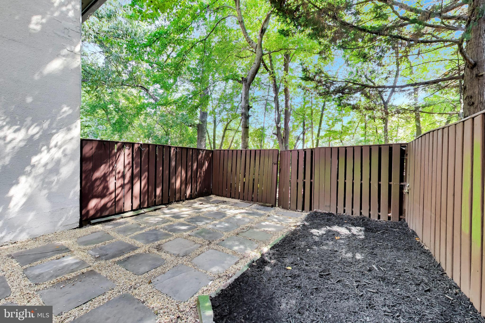 2225 Southgate Square Reston, VA 20191 - Photo 33 of 40 Private, fully-fence back yard/patio