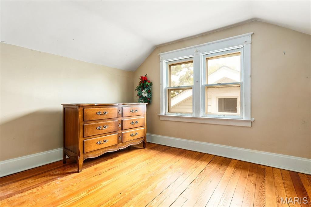 8917 Forest Avenue St. Louis, MO 63114 - Photo 14 of 22