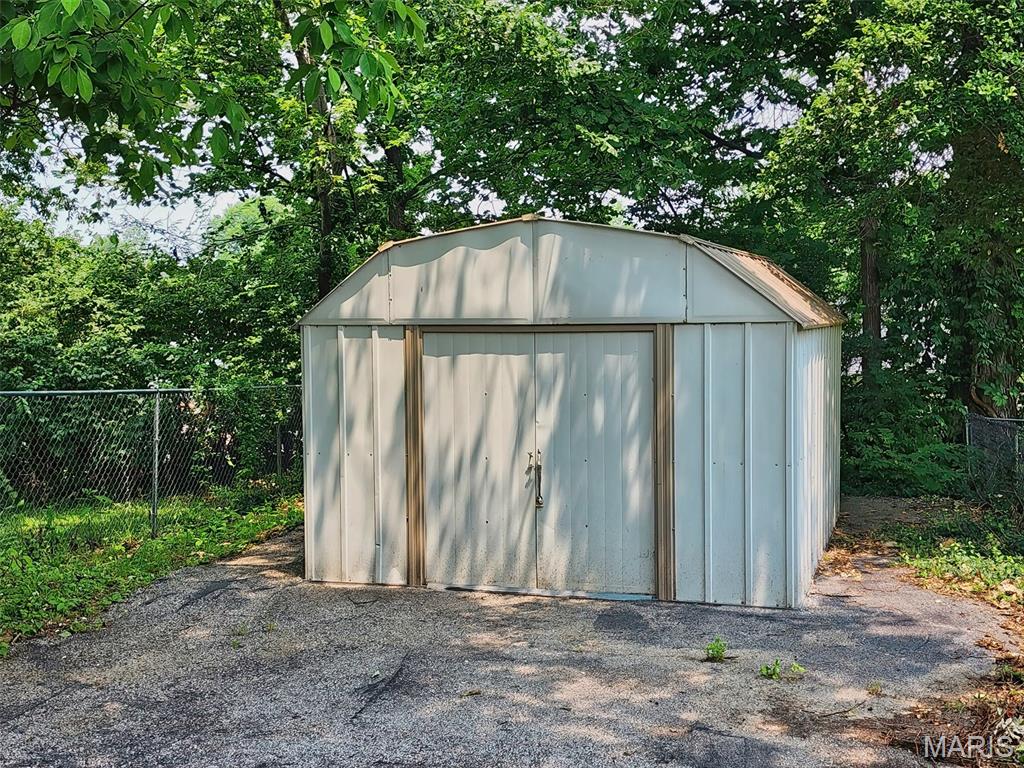 8917 Forest Avenue St. Louis, MO 63114 - Photo 20 of 22