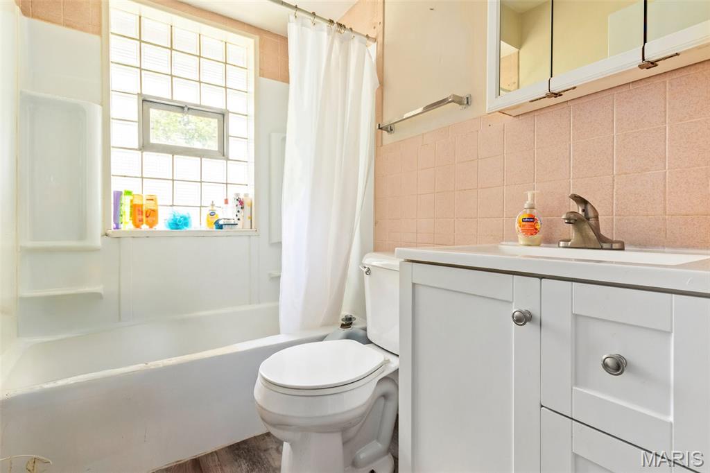 8917 Forest Avenue St. Louis, MO 63114 - Photo 10 of 22