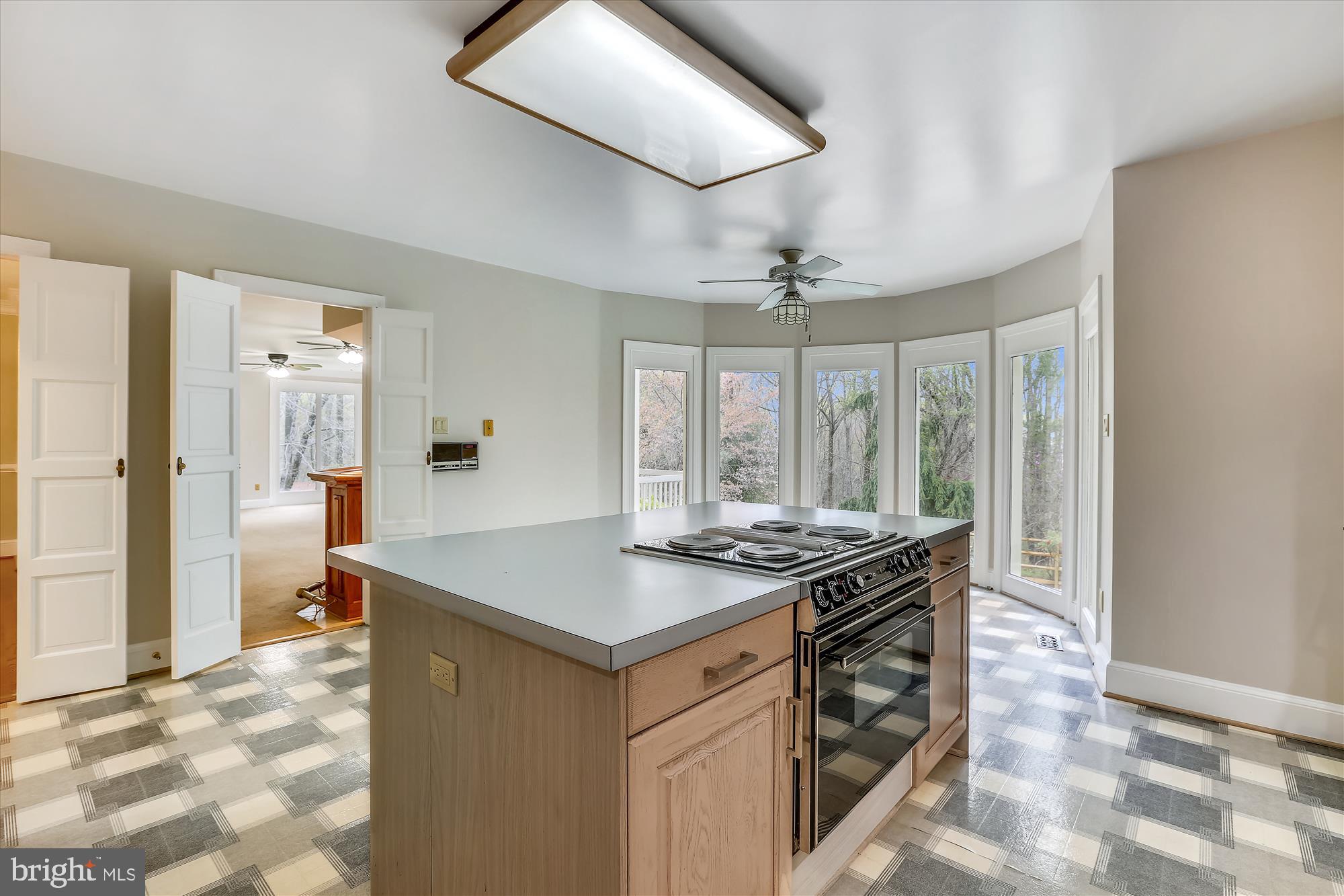 17028 Barn Ridge Drive Silver Spring, MD 20906 - Photo 16 of 47 Kitchen