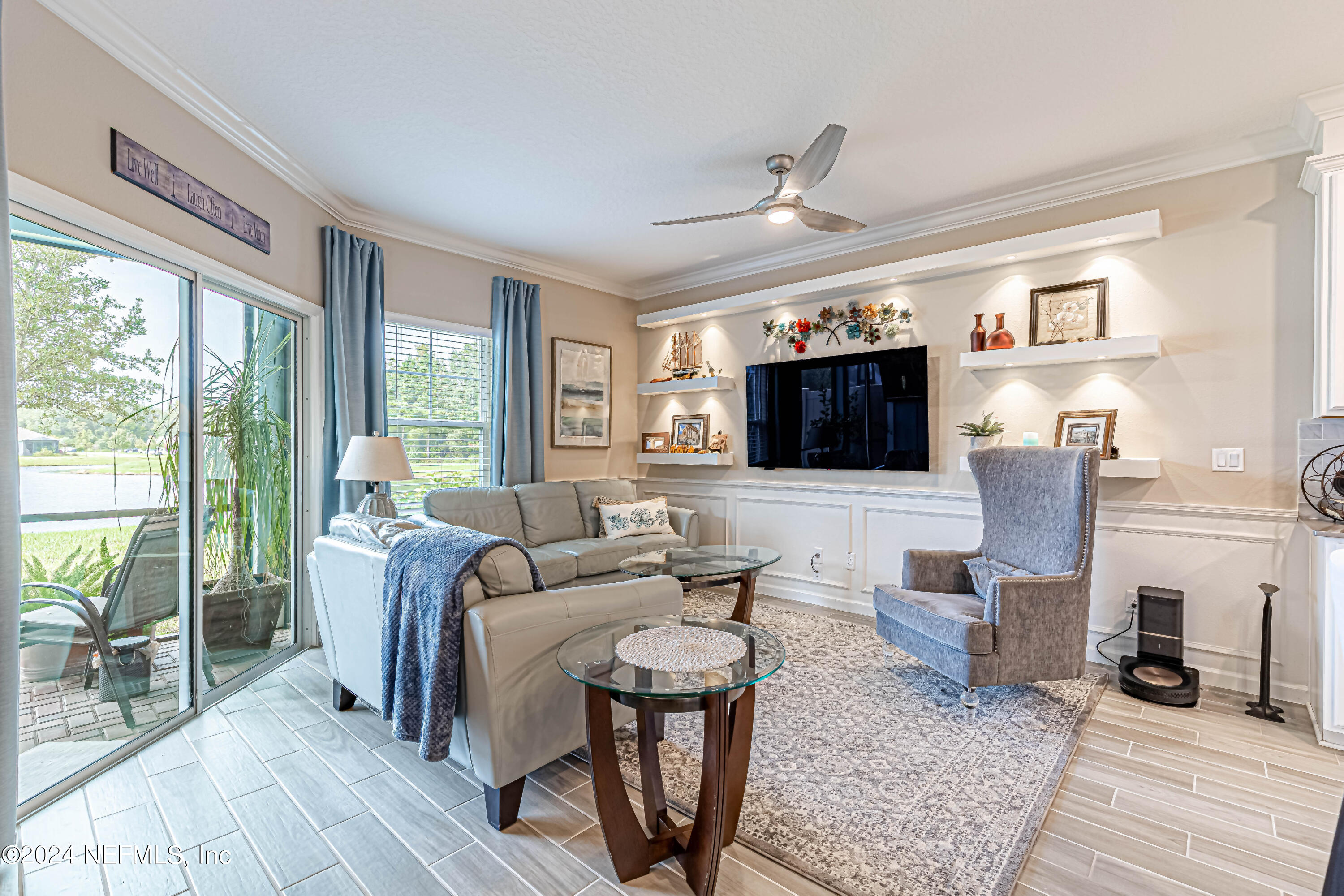 155 Appleton Court St. Augustine, FL 32092 - Photo 16 of 70 Living Room