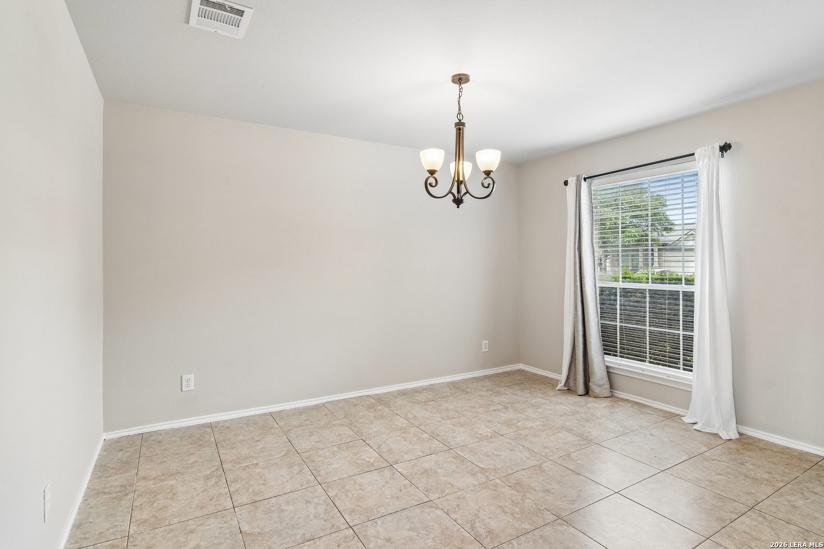 514 Rattler Bluff San Antonio, TX 78251 - Photo 9 of 33