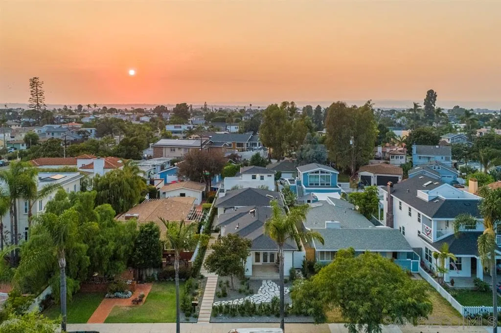 370 Glorietta Boulevard Coronado, CA 92118 - Photo 3 of 25 a view of a city