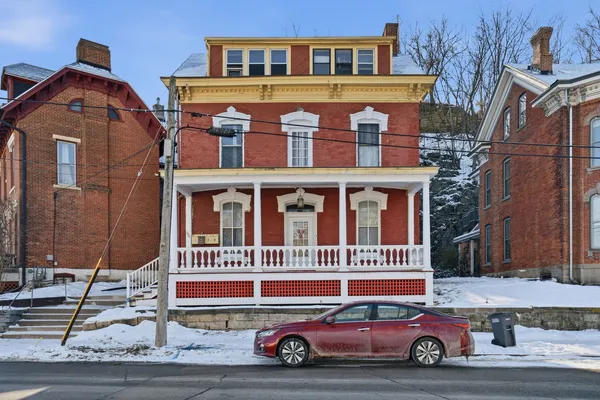 $199,900 | 306 West Locust Street, Dubuque, IA 52001