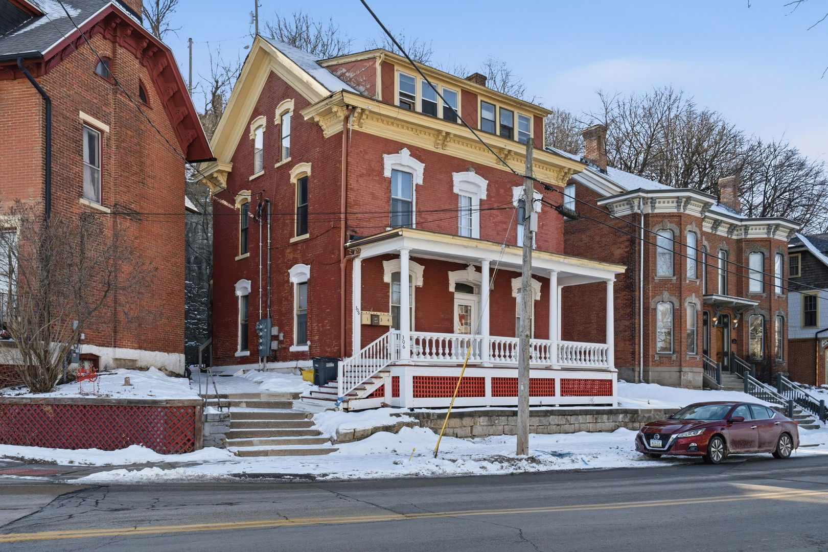 306 West Locust Street Dubuque, IA 52001 - Photo 3 of 5