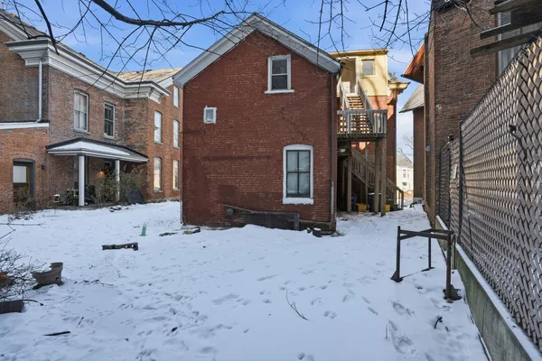 $199,900 | 306 West Locust Street, Dubuque, IA 52001