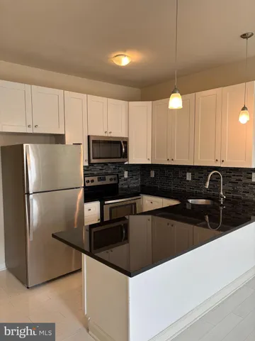 $2,400 | 32 East Preston Street, Unit B, Baltimore, MD 21202