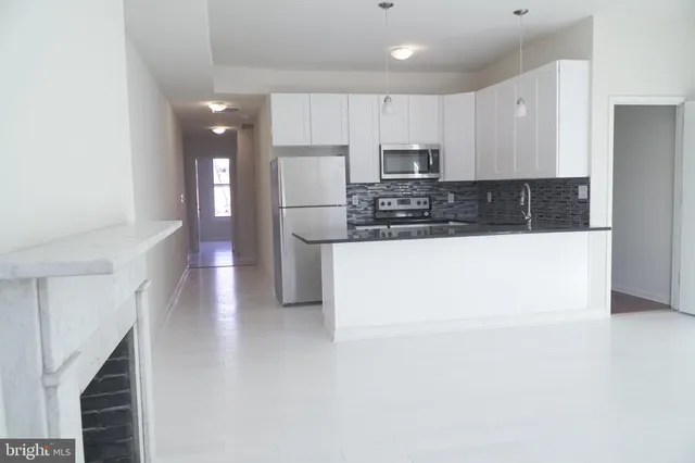 $2,400 | 32 East Preston Street, Unit B, Baltimore, MD 21202