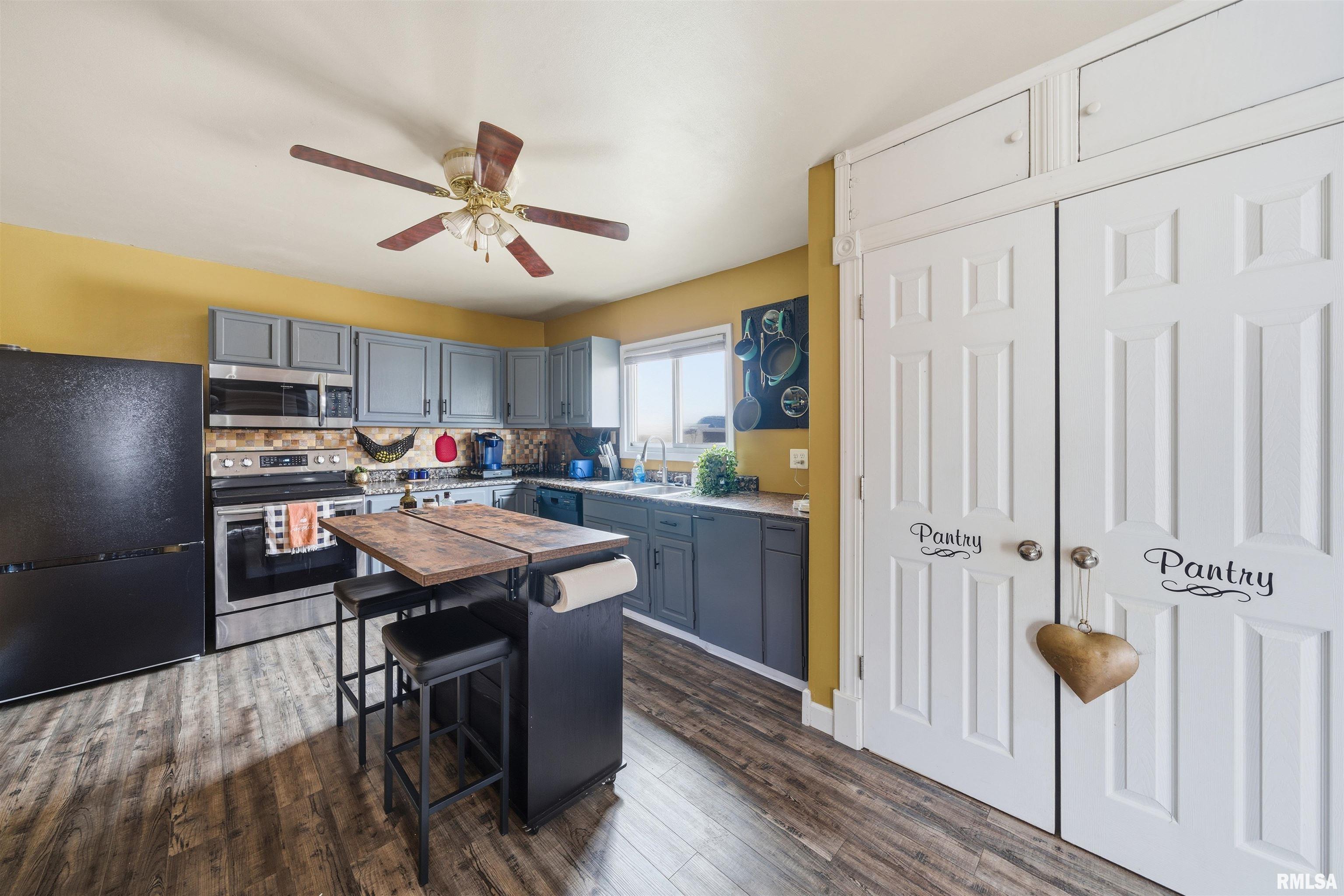 805 West Main Street Elmwood, IL 61529 - Photo 11 of 33