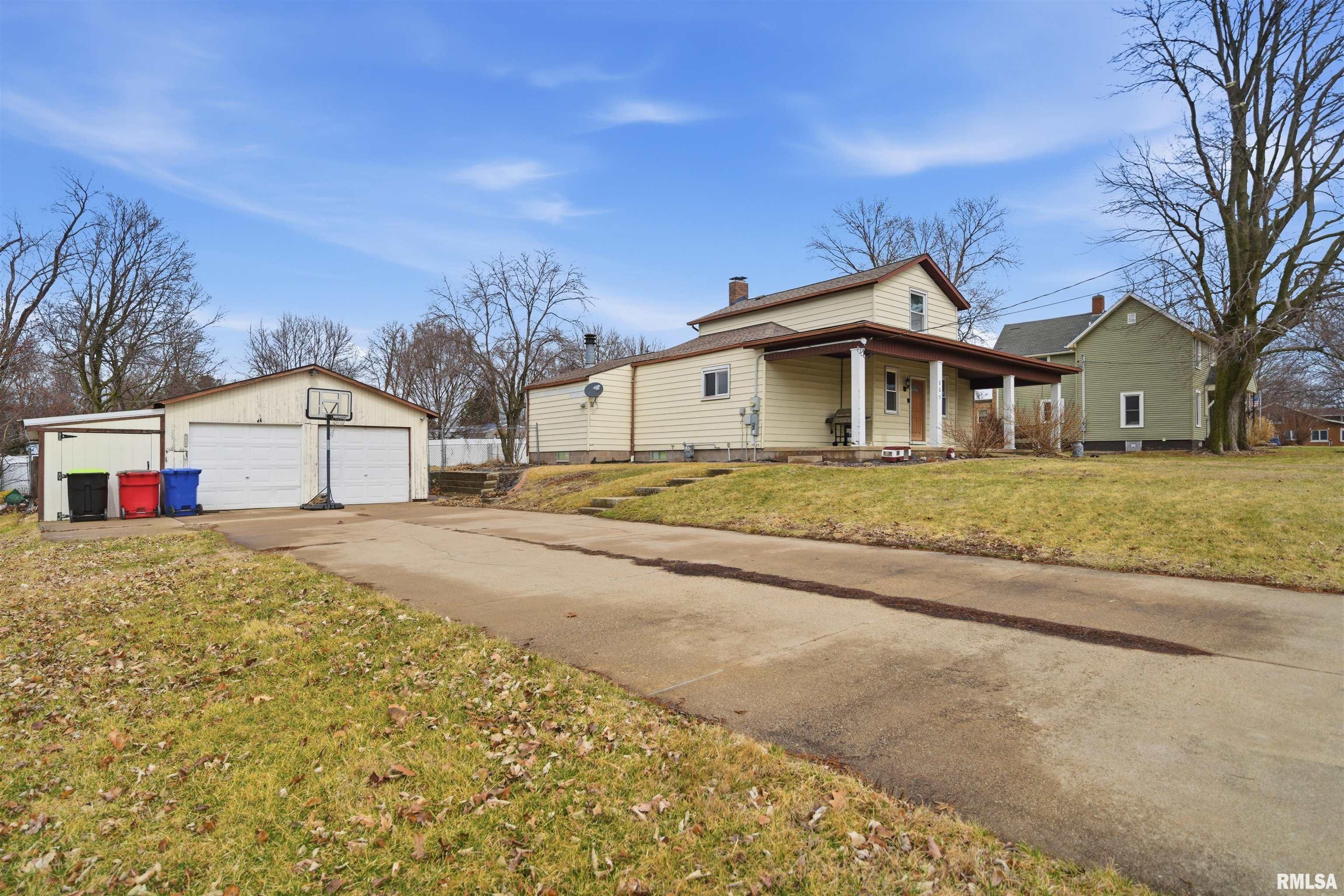 805 West Main Street Elmwood, IL 61529 - Photo 2 of 33