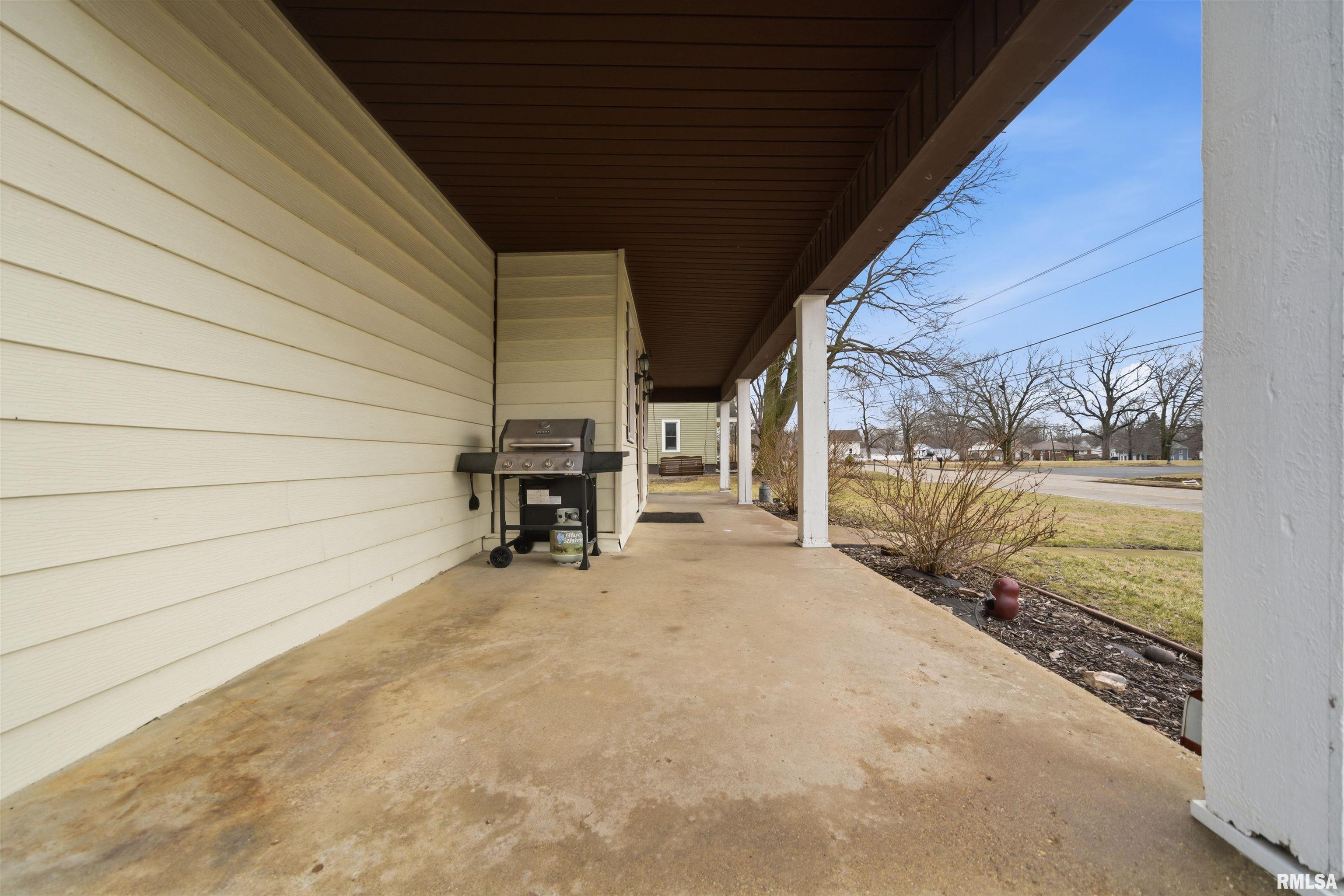805 West Main Street Elmwood, IL 61529 - Photo 4 of 33
