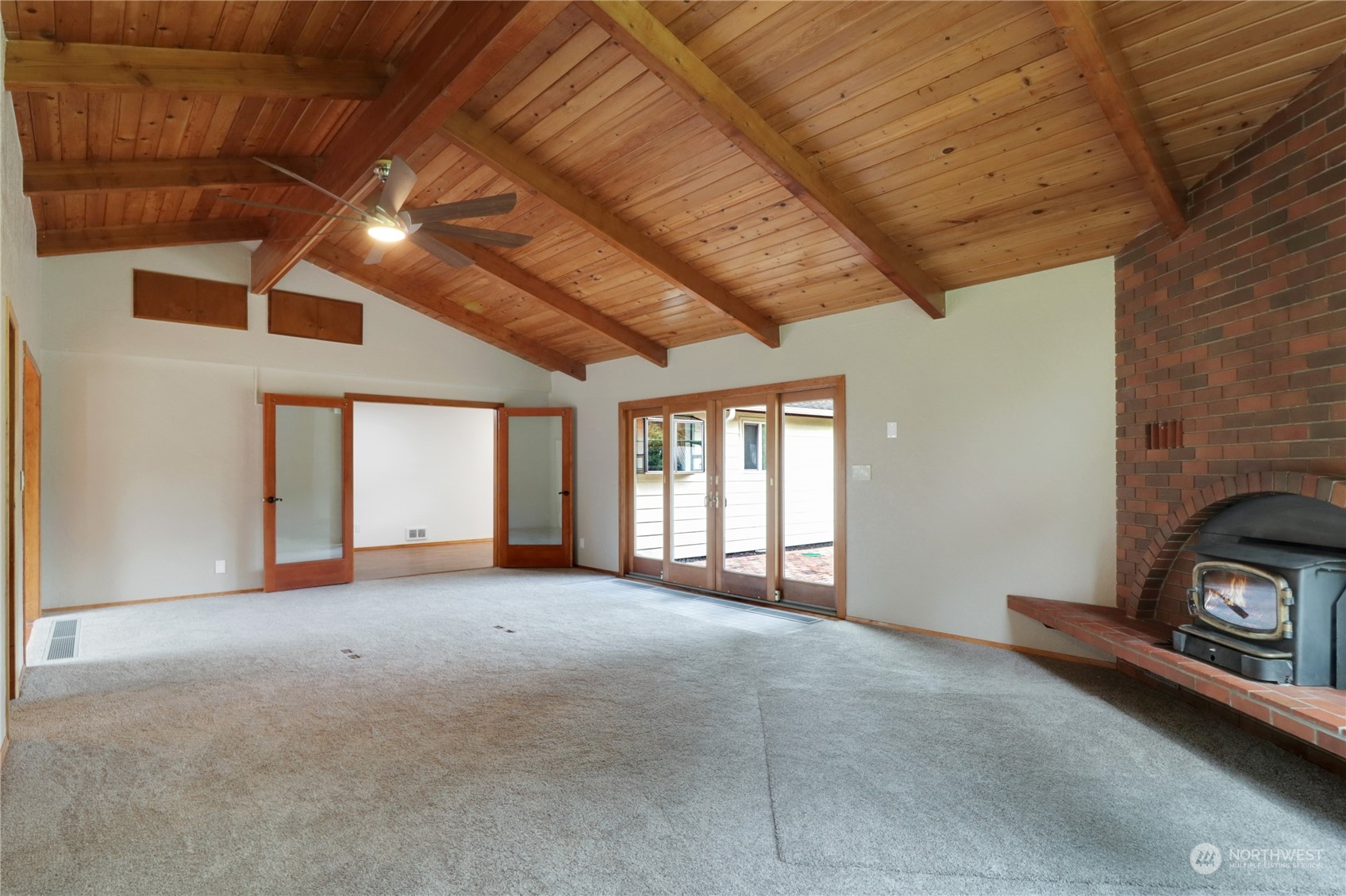 1911 Vine Road Brier, WA 98036 - Photo 15 of 34 Gallery Image 15