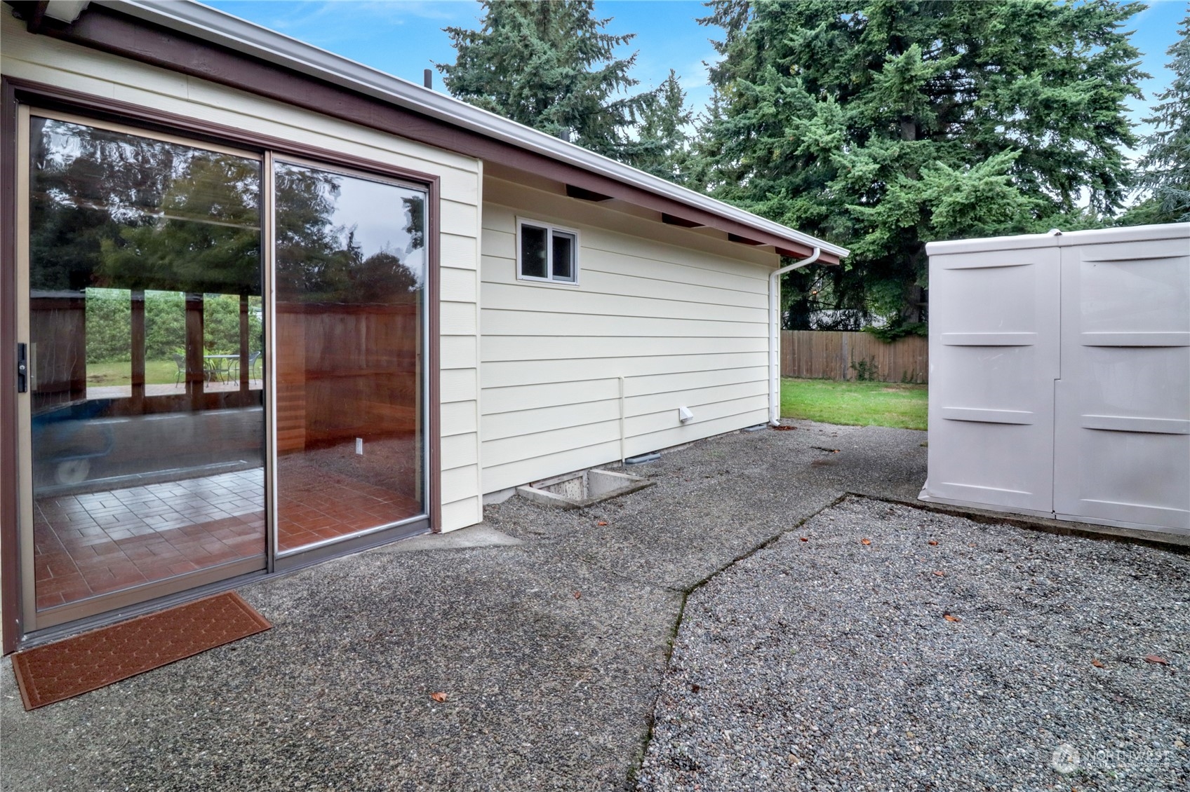 1911 Vine Road Brier, WA 98036 - Photo 25 of 34 Gallery Image 25
