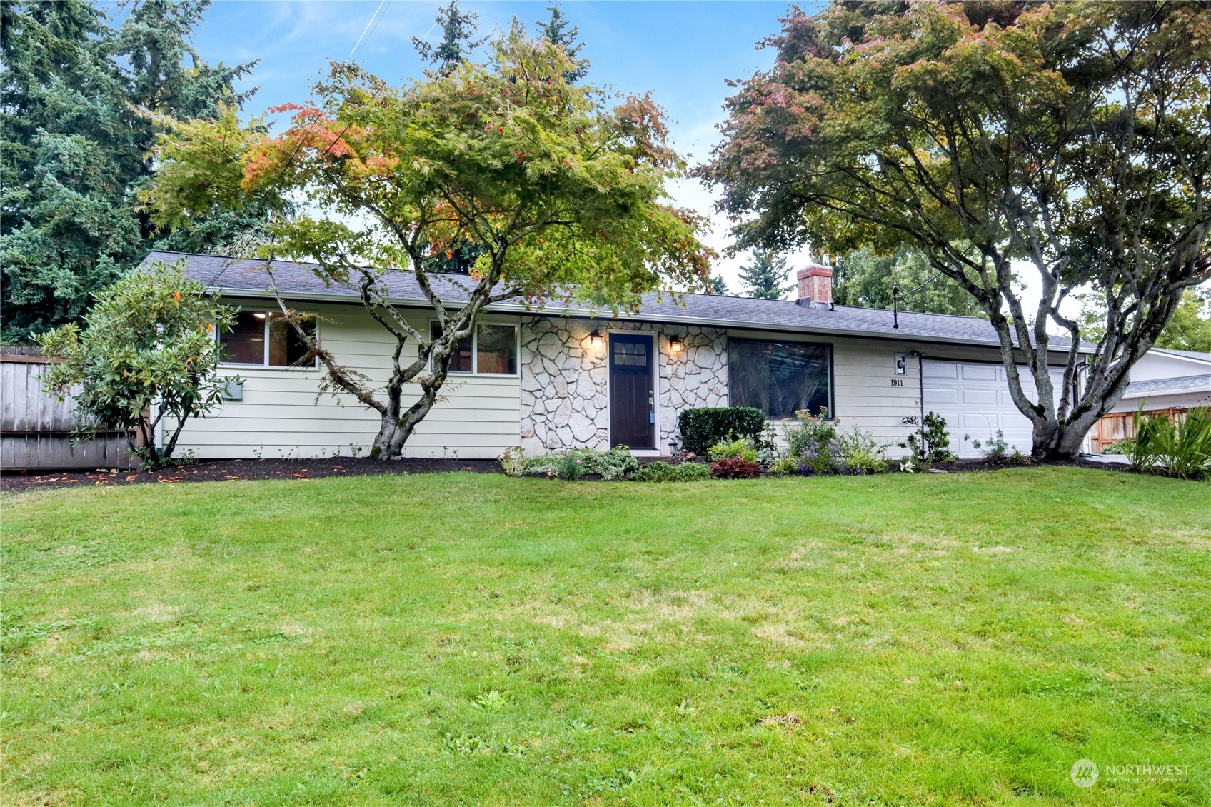 1911 Vine Road Brier, WA 98036 - Photo 29 of 34 Gallery Image 29