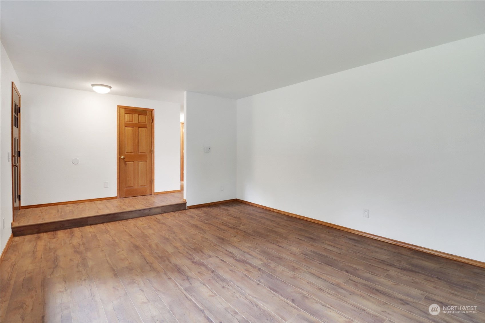 1911 Vine Road Brier, WA 98036 - Photo 6 of 34 Gallery Image 6